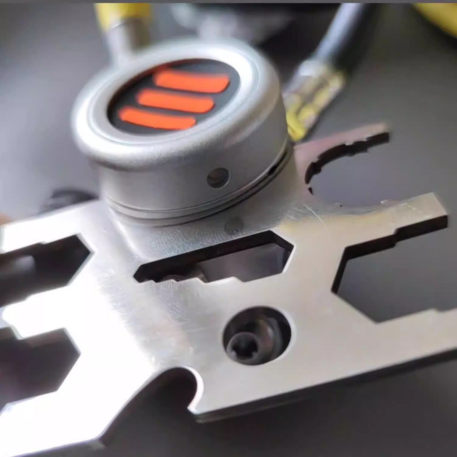 ชุดไขควงเรกูเลเตอร์ดำน้ำสแตนเล - Multitool Credit Card บทวิจารณ์และราคา
